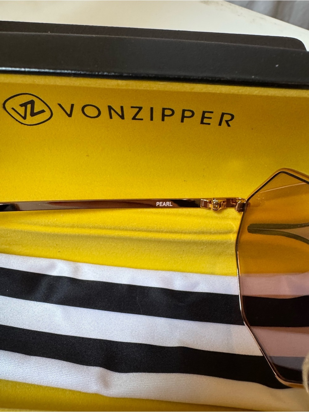VonZipper Pearl Octagon Rose Gold Sunglasses NWT w/ Case - Picture 6 of 10